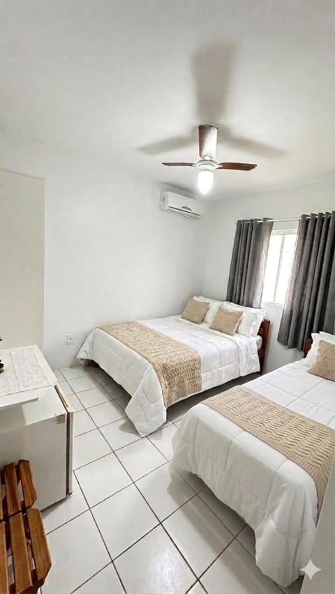 Bed, TV and multimedia, Photo of the whole room, Bedroom, minibar, towels, air conditioner
