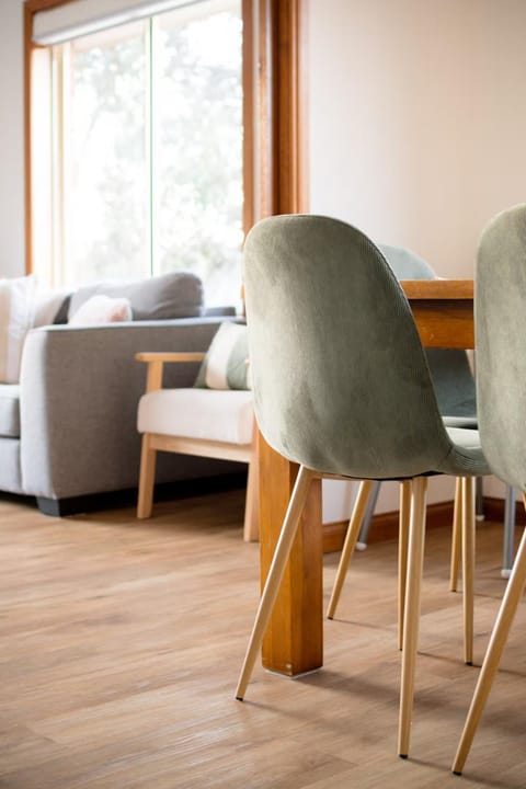 Comfortable Town House Near City House in Launceston