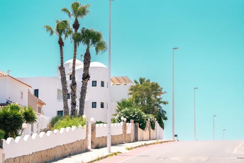 Property building, Day, Neighbourhood, Street view