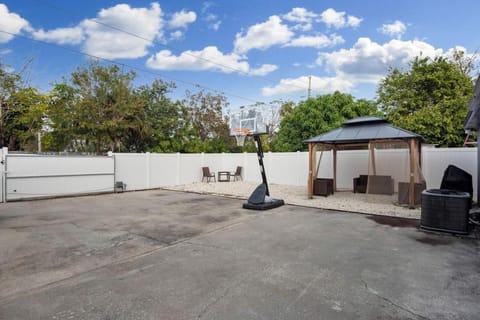 Spacious Palace Style Retreat! Villa in Gulfport