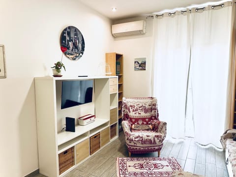 TV and multimedia, Living room, air conditioner