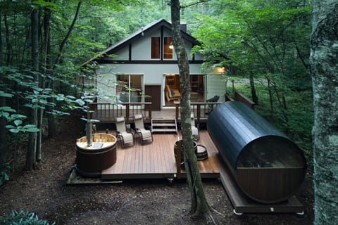 Property building, Day, Natural landscape, BBQ facilities, Garden, Garden view