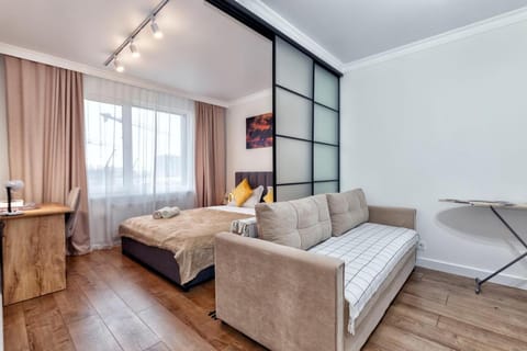 Bed, TV and multimedia, Living room, Photo of the whole room, Seating area, Bedroom, towels