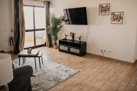 Communal lounge/ TV room, TV and multimedia, Living room, Seating area, Evening entertainment