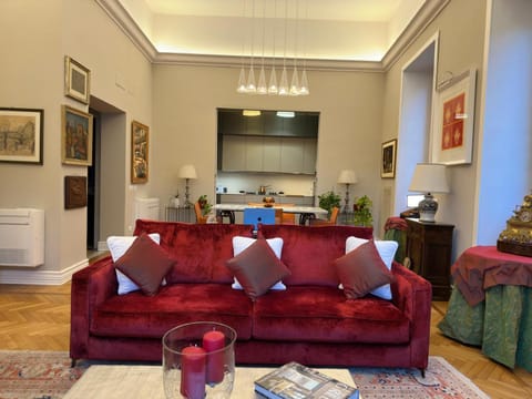 TV and multimedia, Seating area