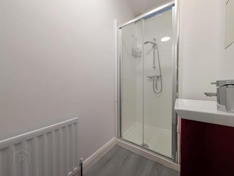 Private Room in Eglantine Avenue in Central Belfast Bed and Breakfast in Belfast