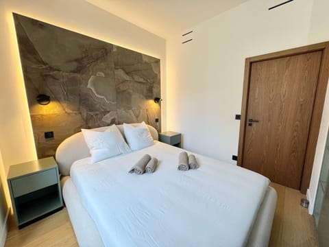 Bed, Photo of the whole room, Bedroom, towels, wardrobe