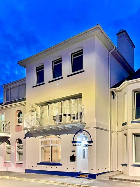 Property building, Night