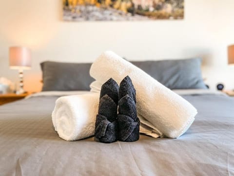 1040 Pond Side House in Fort Carson