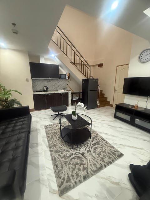 TV and multimedia, Kitchen or kitchenette, Living room, Seating area