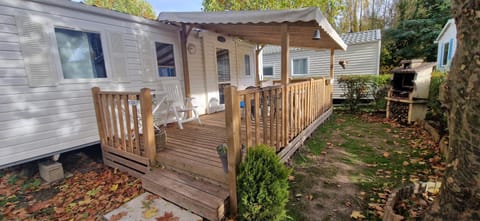 Property building, Patio, Garden