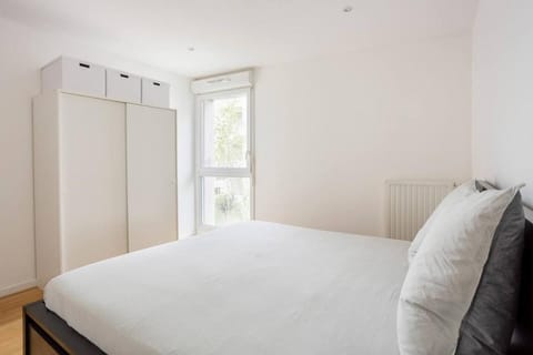 large appartment 2 parking spaces 5mn paris Apartment in Aubervilliers