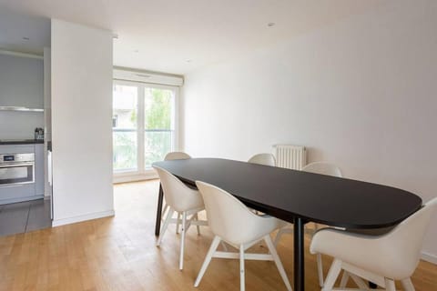 large appartment 2 parking spaces 5mn paris Apartment in Aubervilliers