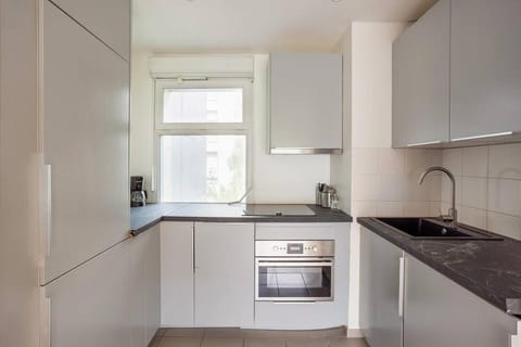 large appartment 2 parking spaces 5mn paris Apartment in Aubervilliers