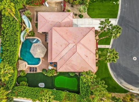 Lux Coachella Oasis Pool Gym Bar and Golf Green House in La Quinta