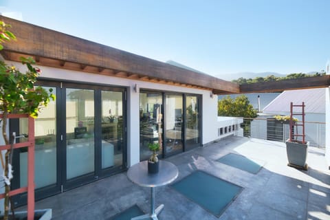 On Golf Estate Sea & Mountain Views Design Winner Villa in Hermanus