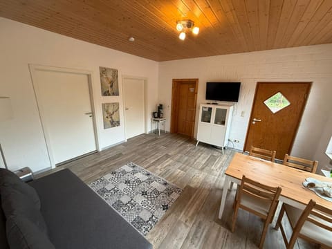 TV and multimedia, Living room, Dining area, Evening entertainment