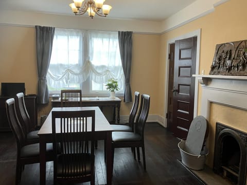 TV and multimedia, Dining area