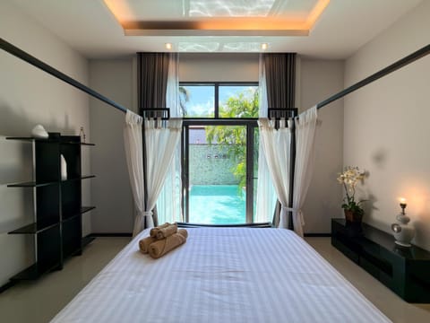 Bed, Bedroom, towels