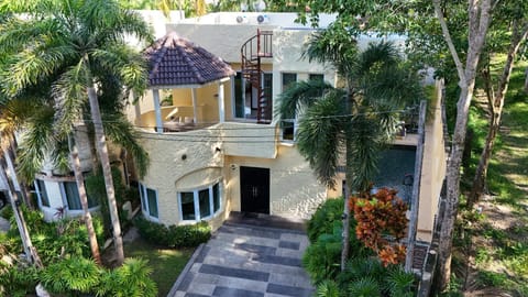 Property building, Garden