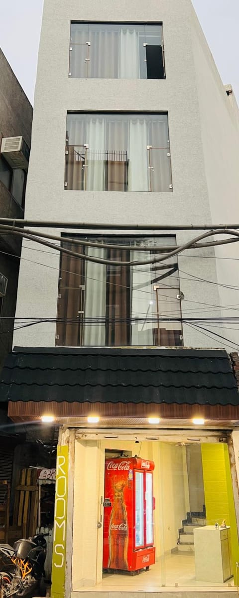 Facade/entrance