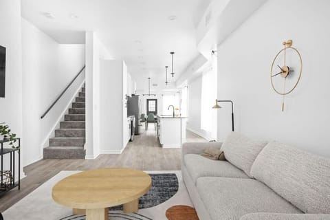 Full Duplex Retreat-Two Homes Near Eastside- Family Friendly House in Indianapolis