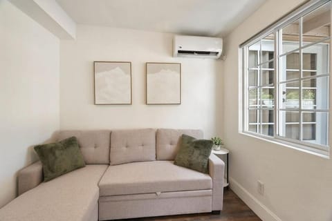 Casita Full Kitchen-AC-Ping Pong House in San Pasqual Valley