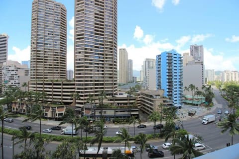 Waikiki - Resort amenities, walk to the beach! Apartment in Honolulu
