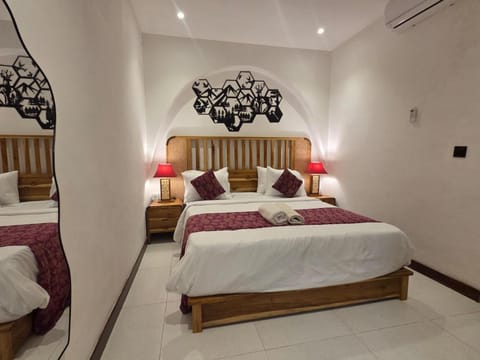 Bed, Photo of the whole room, Bedroom, towels, air conditioner