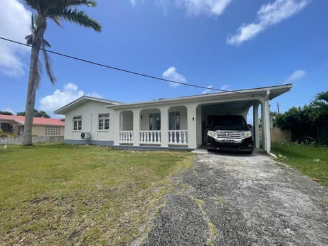 Property building, Garden, Parking