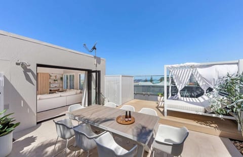 Patio, Balcony/Terrace, Seating area, Dining area, sunbed