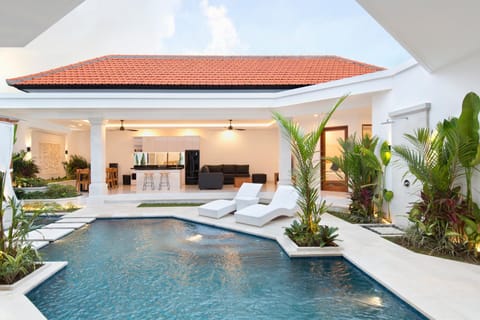 Living room, Swimming pool