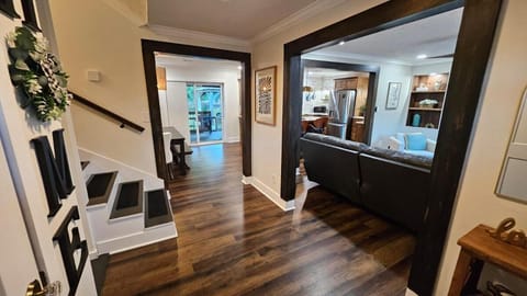 Chic Designer Getaway - Private Cul-de-Sac, Veteran-Owned House in Augusta