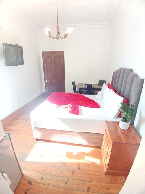 Neo & Ruks Guest Houses Boston Belleville Bed and Breakfast in Cape Town