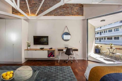 Blue Beach Studio close to sea in Sea Point 45BW Apartment in Sea Point