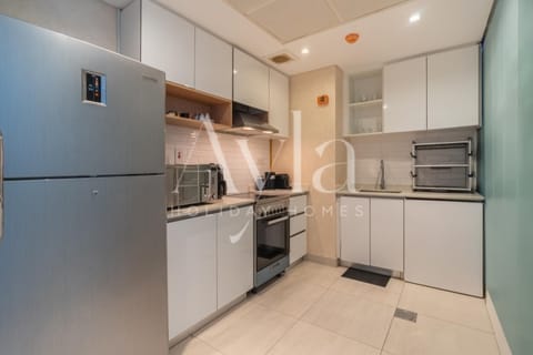 High-Floor 3BR Balcony & City Views Al Reem Apartment in Abu Dhabi