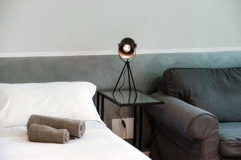 Bed, Living room, Photo of the whole room, Seating area, Bedroom