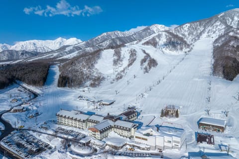 Property building, Day, Natural landscape, Winter, Mountain view