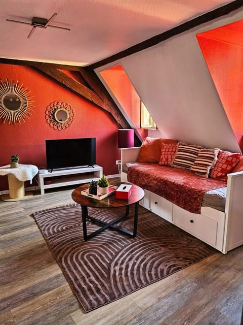 Communal lounge/ TV room, TV and multimedia, Living room, Seating area