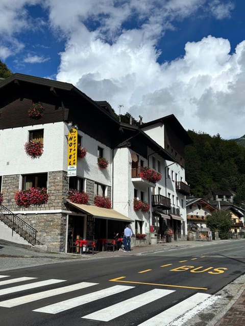 Property building, Street view
