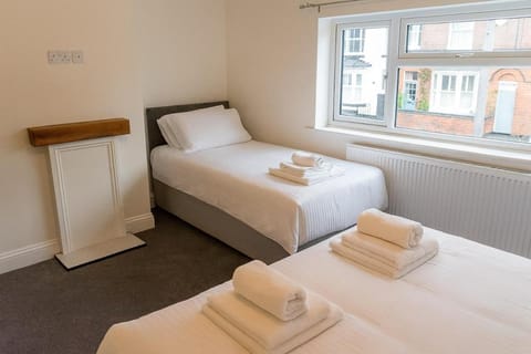 Cosy 2BR House - Space Centre - Free Parking Apartment in Leicester