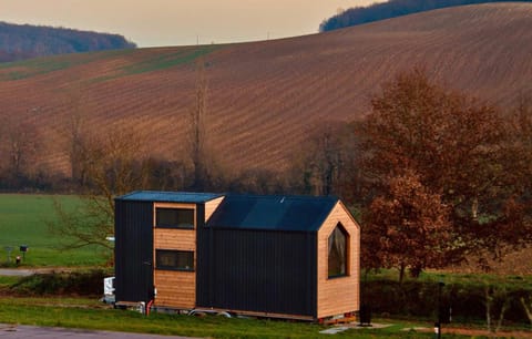 Property building, Natural landscape, Mountain view