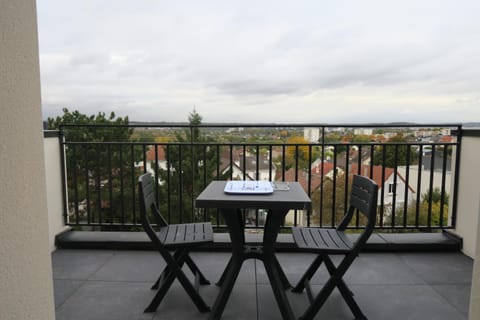 Appartement Cosy & Chaleureux Apartment in Noisy-le-Grand