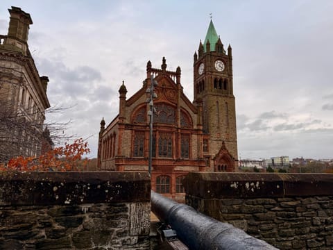 Nearby landmark, Landmark view