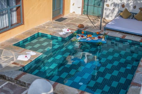 Food and drinks, Swimming pool