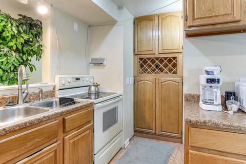 6 Mi to Cherry Creek SP! Family Home in Suburbs Apartment in Centennial