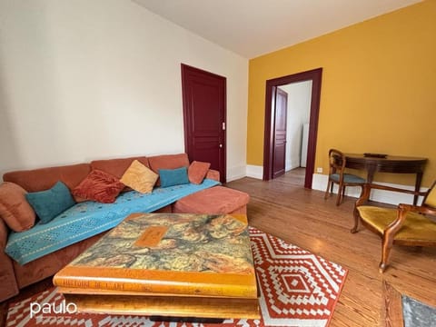 5 Fleurs pour Anne Apartment in Laon