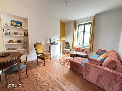 5 Fleurs pour Anne Apartment in Laon