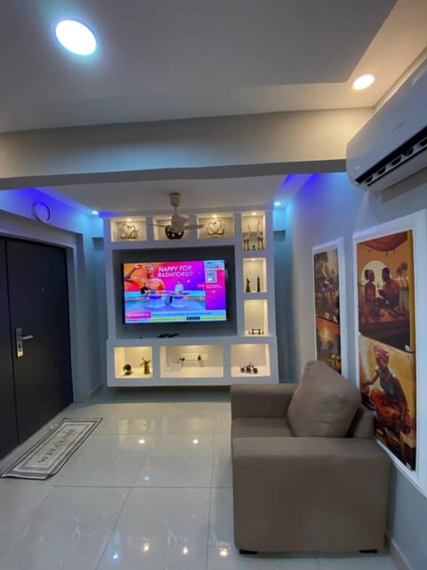 Communal lounge/ TV room, TV and multimedia, Living room, Seating area, Evening entertainment
