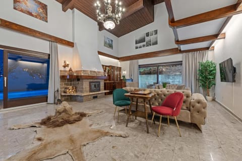 Living room, Seating area
